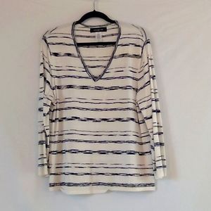 Women's size 1X Jones of NY V-neck lightweight sweater in cream and black